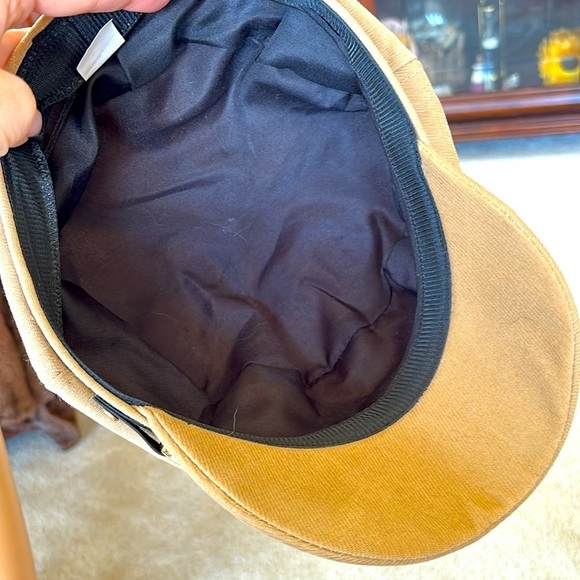 NWOT Newsboy Cap Neutral Tan Hat w/ Black & Gold Tone Horsebit Accents - Picture 14 of 16